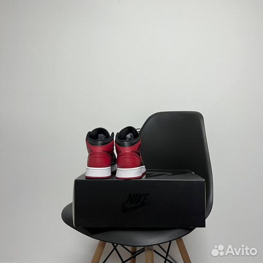 Nike Air Jordan 1 (37.5) Mid Banned (GS) оригинал