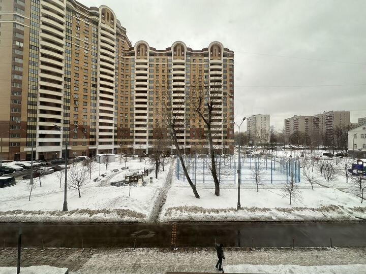 2-к. квартира, 63 м², 3/14 эт.