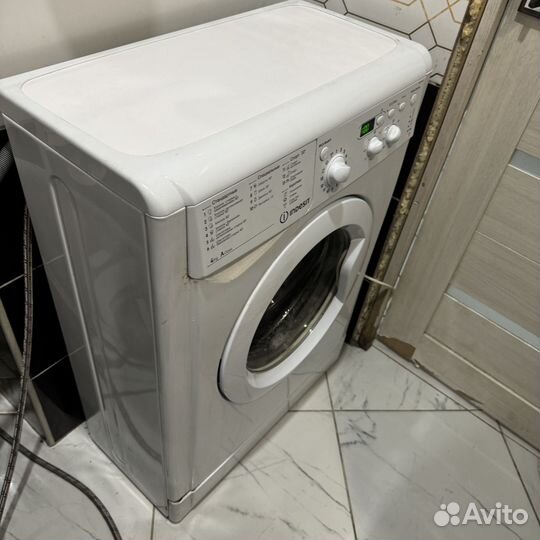 Стиральная машина indesit