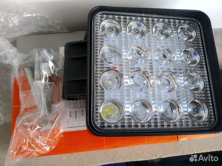 Фонарь на авто