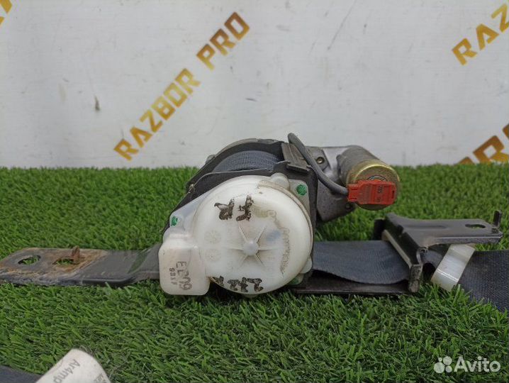 Ремень безопасности передний правый Nissan Almera