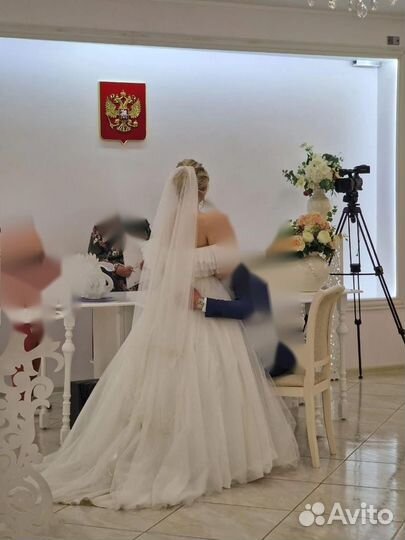 Свадебное платье