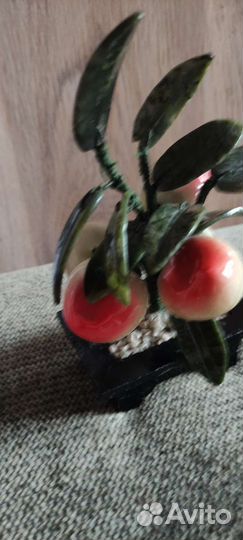 Яблоня из камня