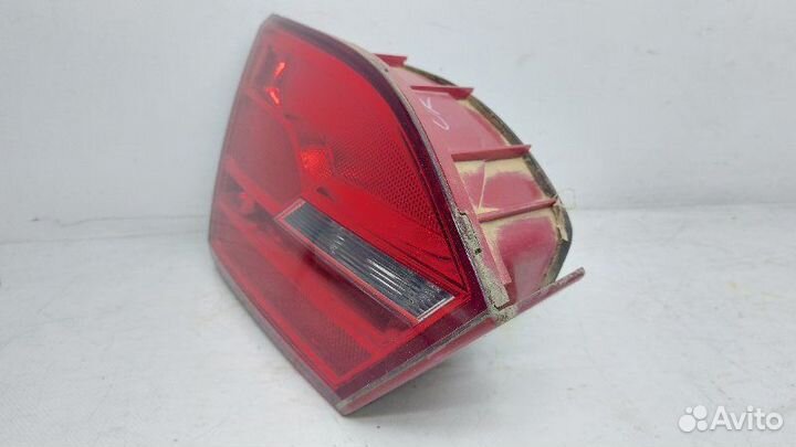 Фонарь задний левый Volkswagen Jetta 6 2.0 TDI