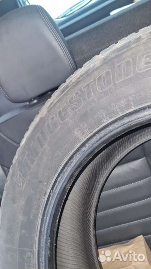 Bridgestone Dueler H/T D687 225/65 R17