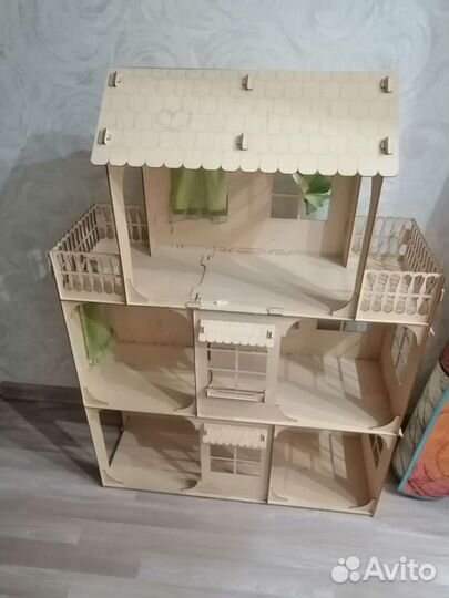 Большой кукольный домик