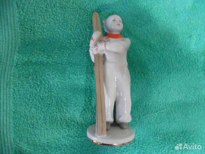 Статуэтка фарфор дети