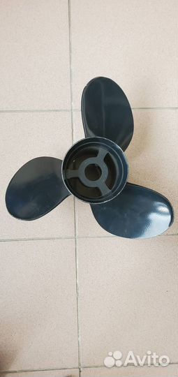 Винт для подвесного лодочного мотора