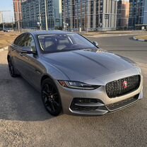 Jaguar XE 2.0 AT, 2020, 56 000 км, с пробегом, цена 2 900 000 руб.