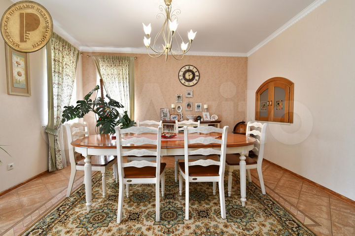 Дом 300 м² на участке 20 сот.