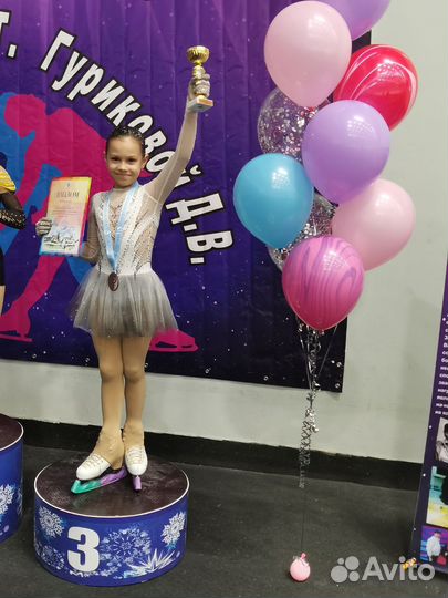 Костюм платье для фигурного катания