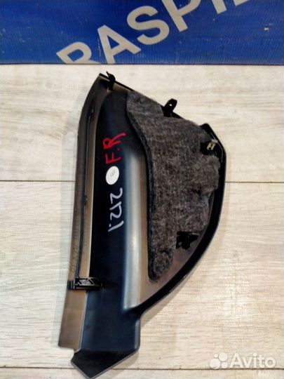 Накладка консоли передняя правая Mercedes-Benz