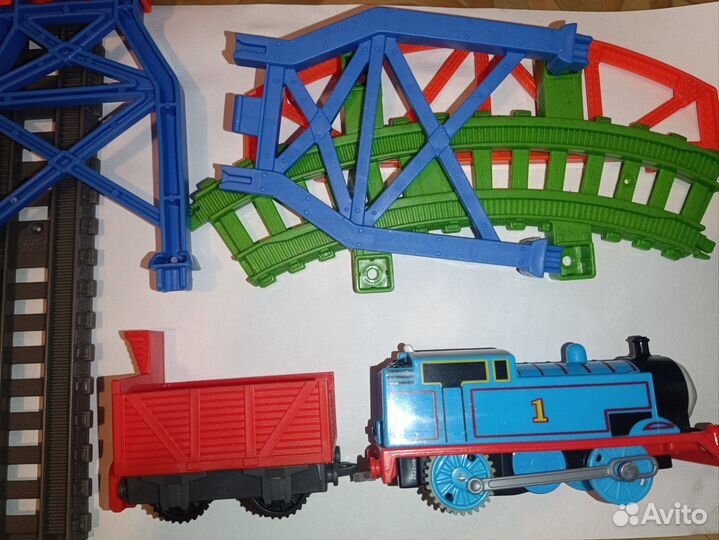 Паровозик томас на батарейках, thomas