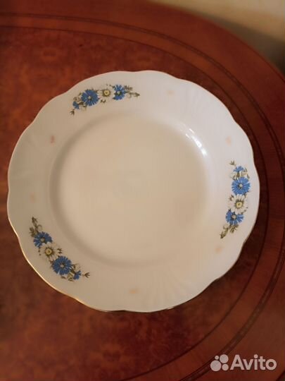 Столовый сервиз из фарфора новый