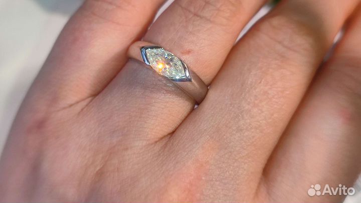 Кольцо с муассанитом 1ct D VVS1, 10*5 мм, 925