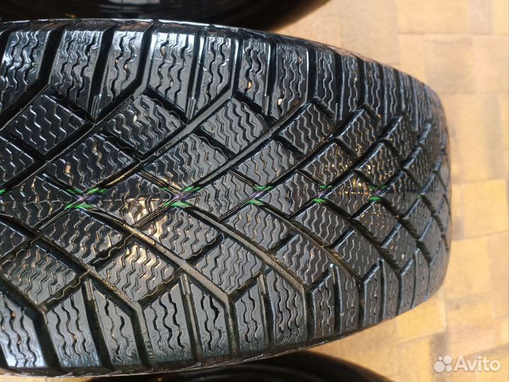 Continental ContiVikingContact 7 205/65 R19 99T