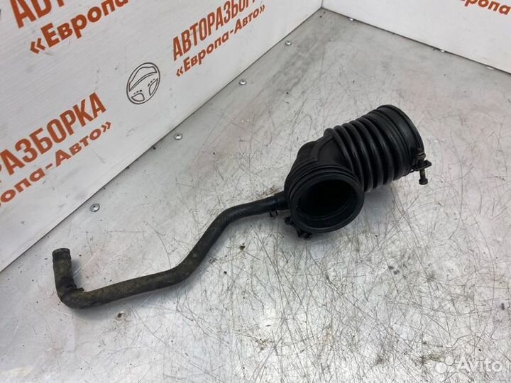 Патрубок воздушного фильтра Kia Magentis 2 седан 2