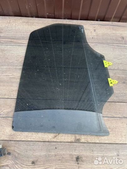 Стекло двери левое Nissan Qashqai J10 2.0