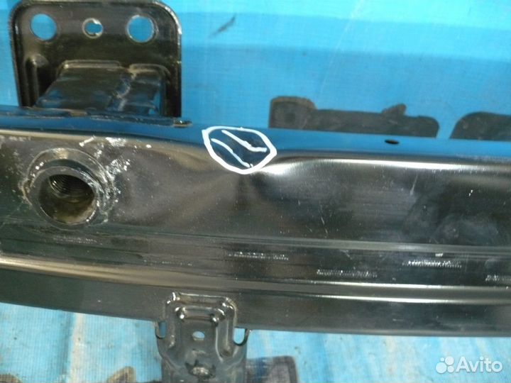 Hyundai Creta Усилитель переднего бампера б/у.ориг