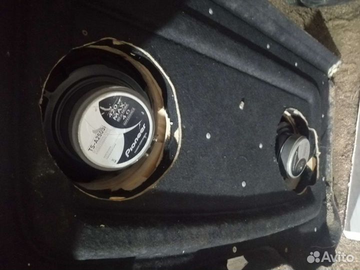 Полка с колонками для fordF3