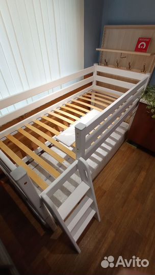 Кровать детская белая