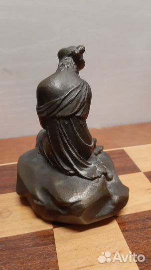 Молочница,Девушка с кувшином.Силуминь