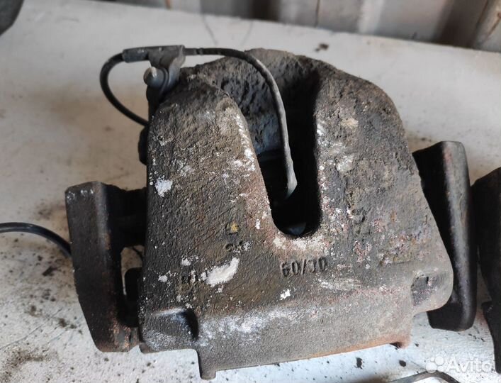 Суппорт передний 60/30 BMW X5 E70 E71 F15 F16