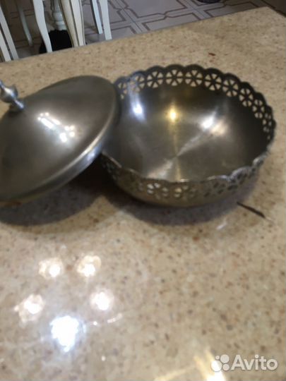 Старинная сахарница