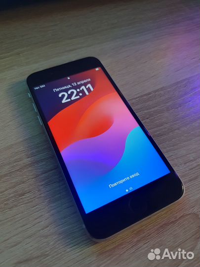 iPhone SE (2020), 64 ГБ