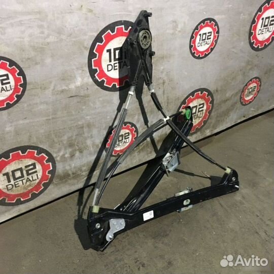 Стеклоподъемник передний правый Volkswagen Polo