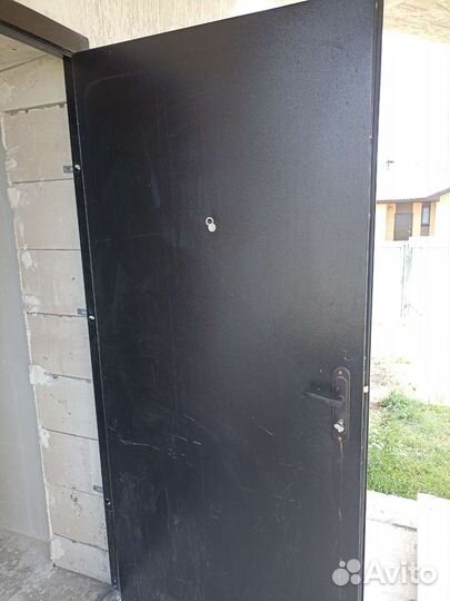 Металлическая дверь бу