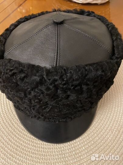 Мужская кожаная шапка