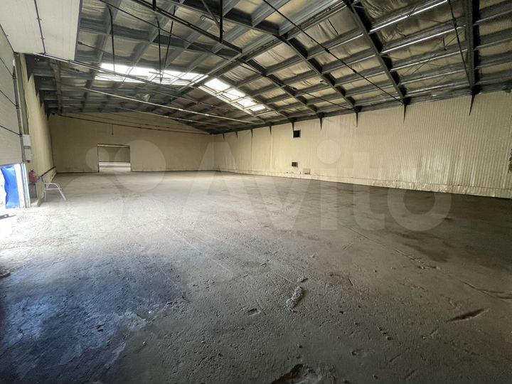 Склад, 421 м²