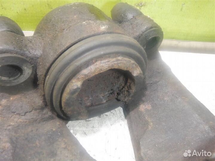 Суппорт передний правый Опель Вектра Б