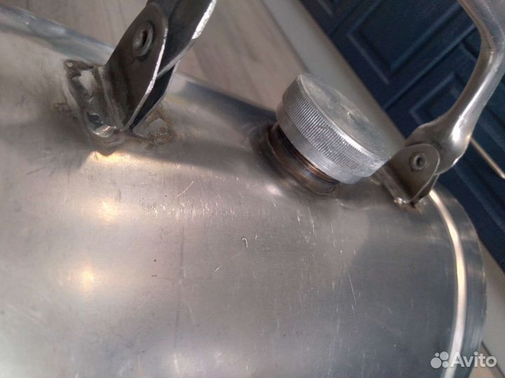 Канистра из нержавеющей пищевой стали объемом 20 л