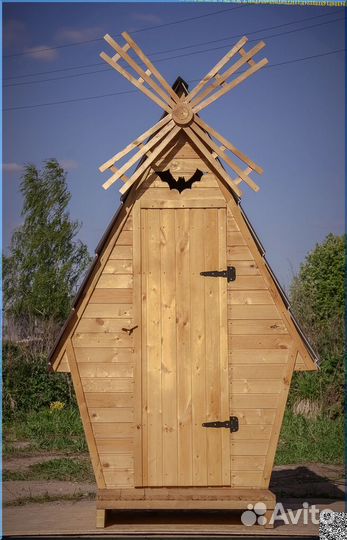 Уличный туалет деревянный