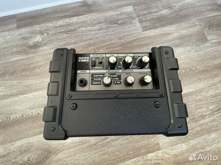 Комбоусилитель Roland Microcube