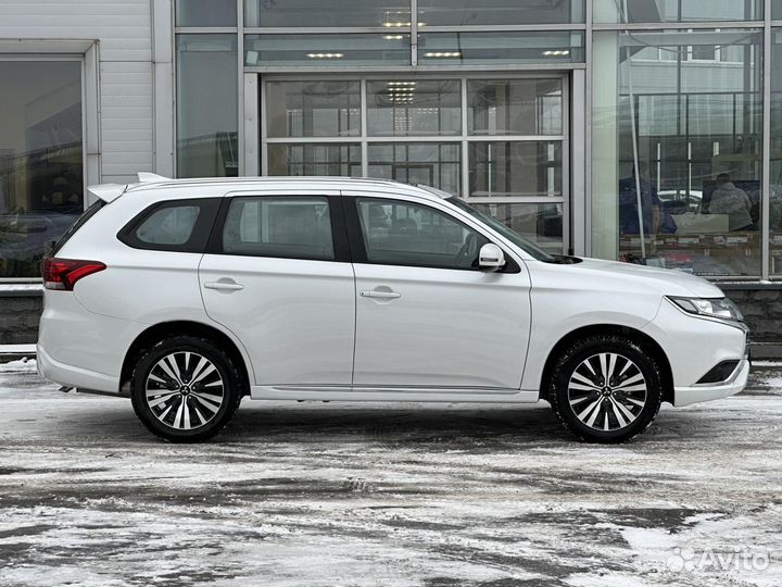 Mitsubishi Outlander 2.0 CVT, 2022, 23 км