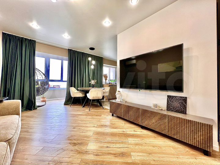 3-к. квартира, 95 м², 8/16 эт.