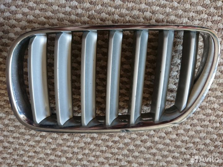 Решетка радиатора BMW