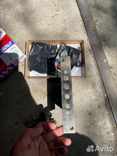 Дверной замок на гараж