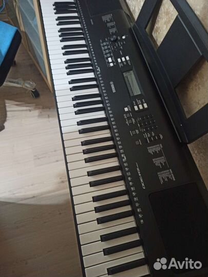 Цифровой синтезатор Yamaha PSR-E363