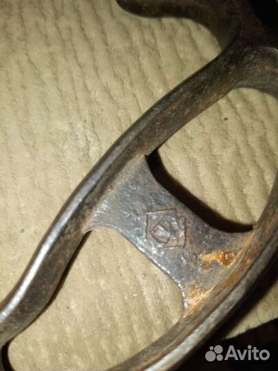 Старинный инструмент