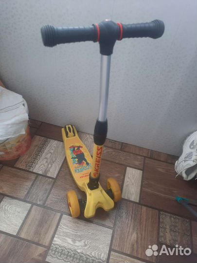 Самокат детский трехколесный