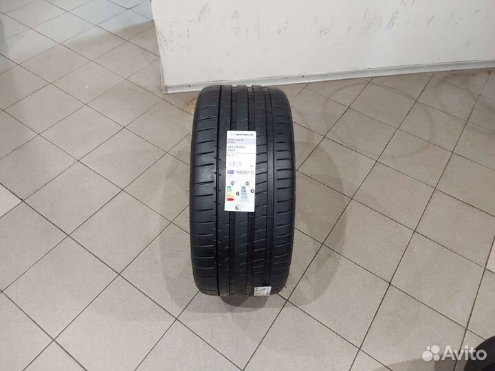 Michelin Pilot Super Sport 285/35 R21 105Y