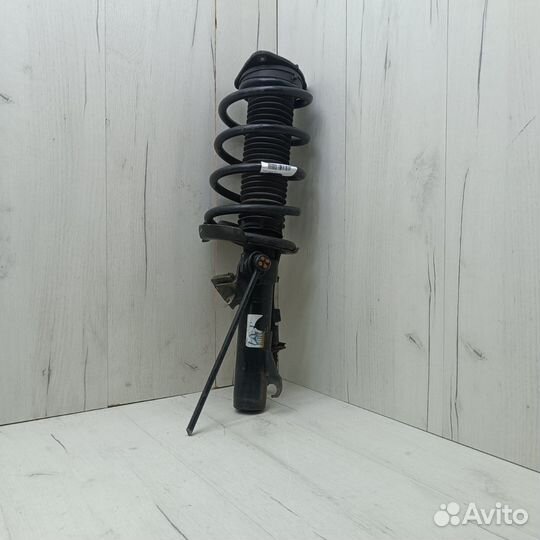 Стойка передняя левая Mazda 3 BK 1.6 2005