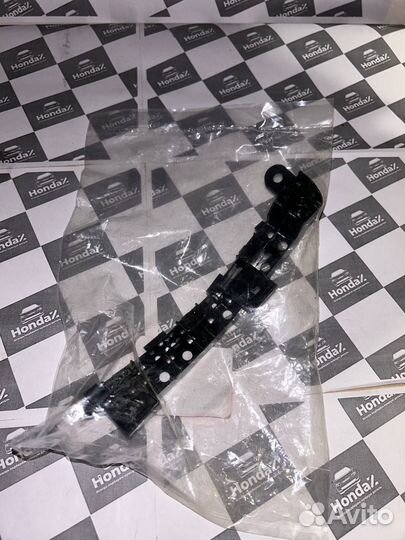 Кронштейн переднего бампера правый Honda CR-V 5