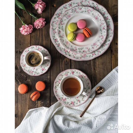 Сервиз столовый на 6 персон. Фарфор