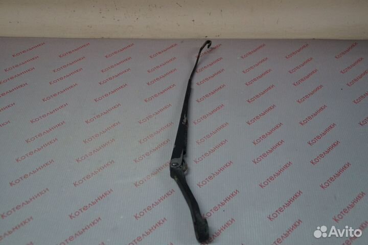 Nissan 28886-1N601 Поводок дворника передний правы