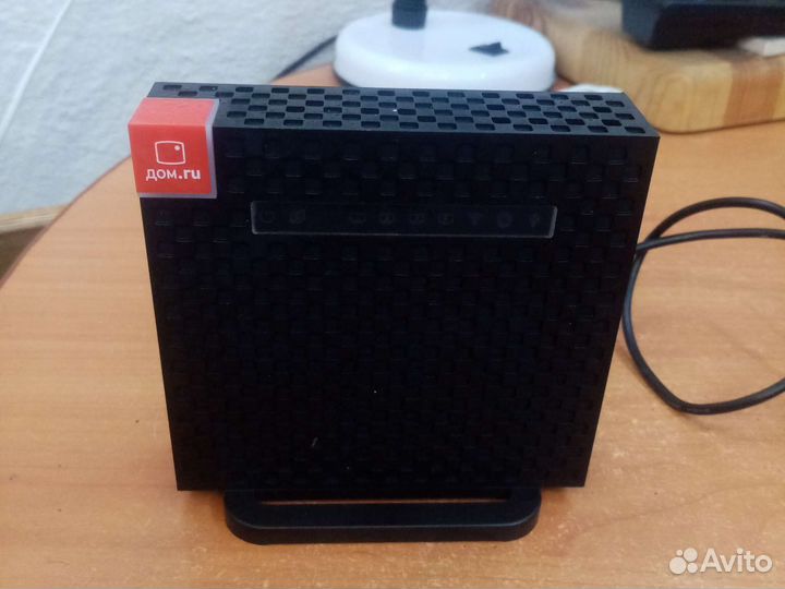 Wi-Fi роутер и тв приставка Дом.Ru